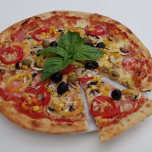 pizza, basil, olives-1081534.jpg